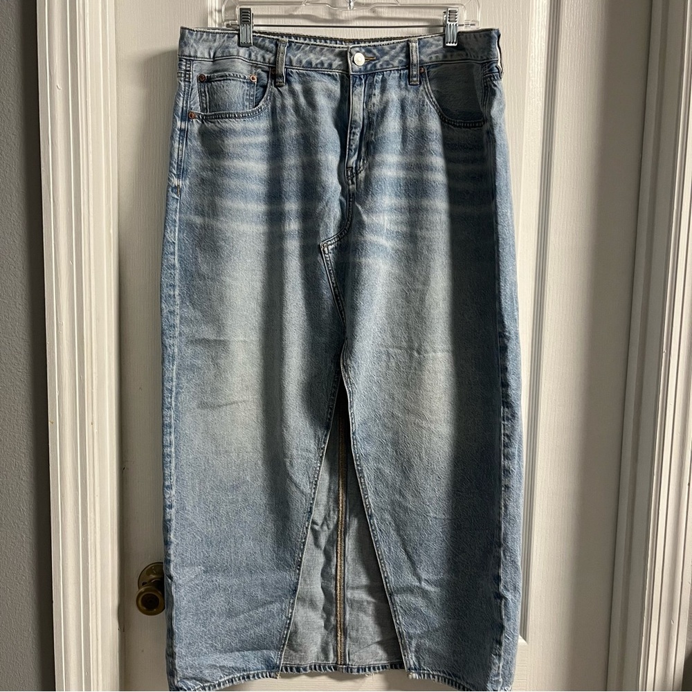 American Eagle Outfitters Light Blue Jeans